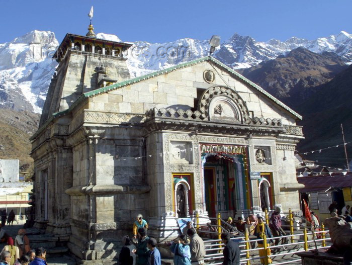 india132: India - Garhwal (Uttaranchal state): Hindu shrine of Kedarnath in the Himalayas (photo by Rod Eime) - (c) Travel-Images.com - Stock Photography agency - Image Bank