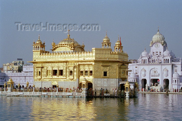 india185: India - Amritsar (Punjab): the Golden temple - Sikh temple - Harimandir Sahib, Darbar Sahib, Hari Mandir, Harimandar - religion - Sikhism - photo by J.Kaman - (c) Travel-Images.com - Stock Photography agency - Image Bank