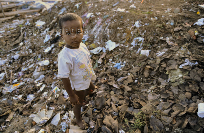 india194: India - Mahabalipuram: street boy - povery - third world - photo by W.Allgöwer - (c) Travel-Images.com - Stock Photography agency - Image Bank