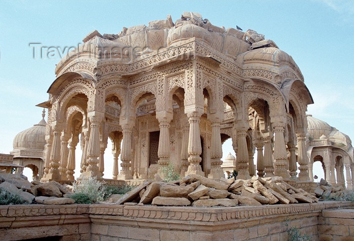 india217: India - Jaisalmer: Rajasthani architecture - golden-yellow sandstone - photo by J.Kaman - (c) Travel-Images.com - Stock Photography agency - Image Bank