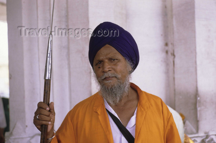 india297: Amritsar (Punjab): guardian with spear at the Golden Temple - Harimandir Sahib or Darbar Sahib - religion - Sikhism - photo by W.Allgöwer - (c) Travel-Images.com - Stock Photography agency - Image Bank