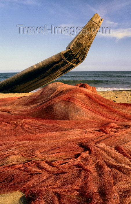 india305: India - Tamil Nadu - Coromandel Coast: fishing nets on the beach - photo by W.Allgöwer - - (c) Travel-Images.com - Stock Photography agency - Image Bank