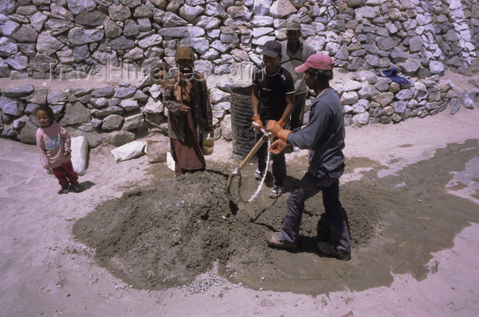 india315: India - Ladakh - Jammu and Kashmir: construction workers preparing mortar - photo by W.Allgöwer - (c) Travel-Images.com - Stock Photography agency - Image Bank