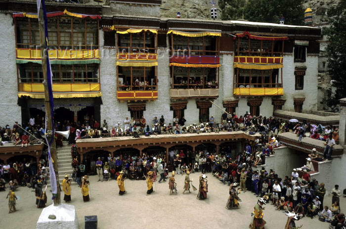 india324: India - Ladakh - Jammu and Kashmir - Hemis monastery: religious masked dance - Drukpa Buddhism - photo by W.Allgöwer - (c) Travel-Images.com - Stock Photography agency - Image Bank