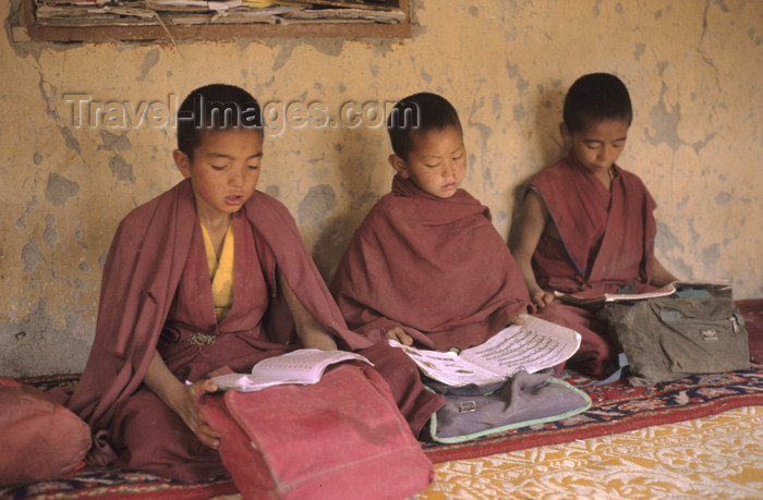 india330: India - Ladakh - Jammu and Kashmir - Basgo: novice monks in the monastery - photo by W.Allgöwer - (c) Travel-Images.com - Stock Photography agency - Image Bank