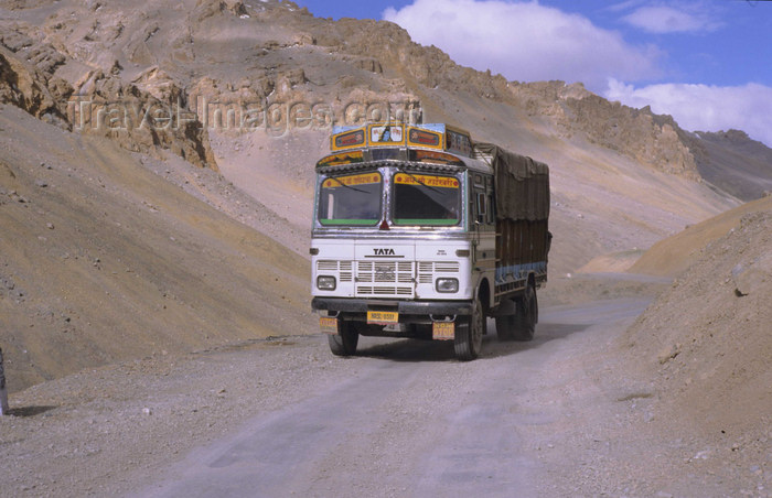 india333: India - Ladakh - Jammu and Kashmir: Tata truck in the the Himalayas - photo by W.Allgöwer - (c) Travel-Images.com - Stock Photography agency - Image Bank