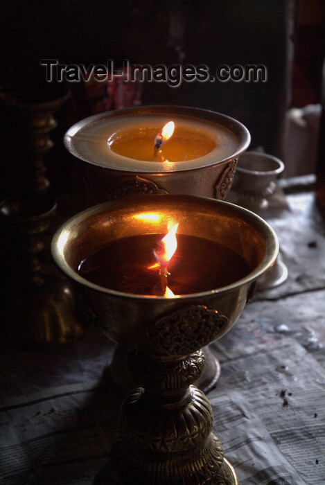 india340: India - Ladakh - Jammu and Kashmir: butter lamps at a Gompa - photos of Asia by Ade Summers - (c) Travel-Images.com - Stock Photography agency - Image Bank