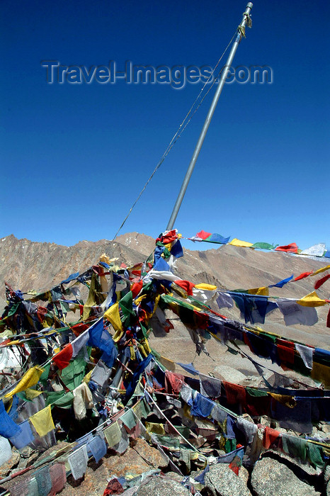 india341: India - Ladakh - Jammu and Kashmir: cairn and prayer flags - photos of Asia by Ade Summers - (c) Travel-Images.com - Stock Photography agency - Image Bank