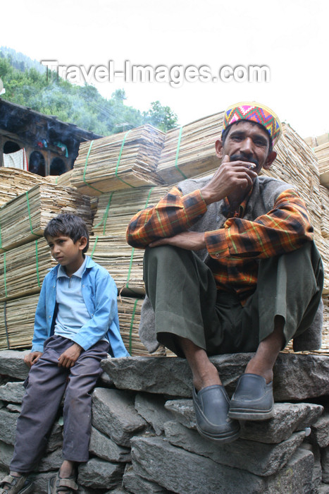 india402: India - Manali (Himachal Pradesh, Himalayas):taking a break - photo by M.Wright - (c) Travel-Images.com - Stock Photography agency - Image Bank