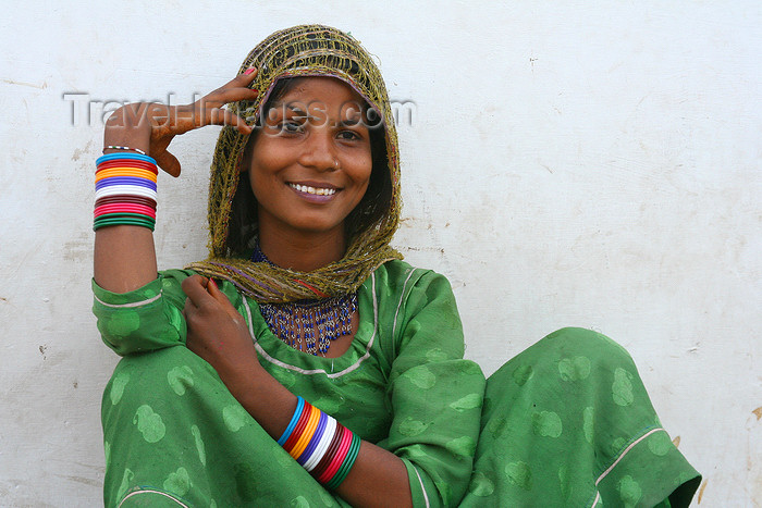 india447: Pushkar, Rajasthan, India: smiling young woman - photo by M.Wright - (c) Travel-Images.com - Stock Photography agency - Image Bank