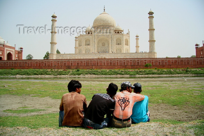 india485: Agra, Uttar Pradesh, India: view from the back of the Taj Mahal - photo by G.Koelman - (c) Travel-Images.com - Stock Photography agency - Image Bank