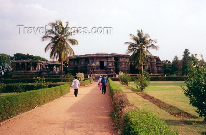 india52: India - Halebeed: garden  (photo by Miguel Torres) - (c) Travel-Images.com - Stock Photography agency - Image Bank