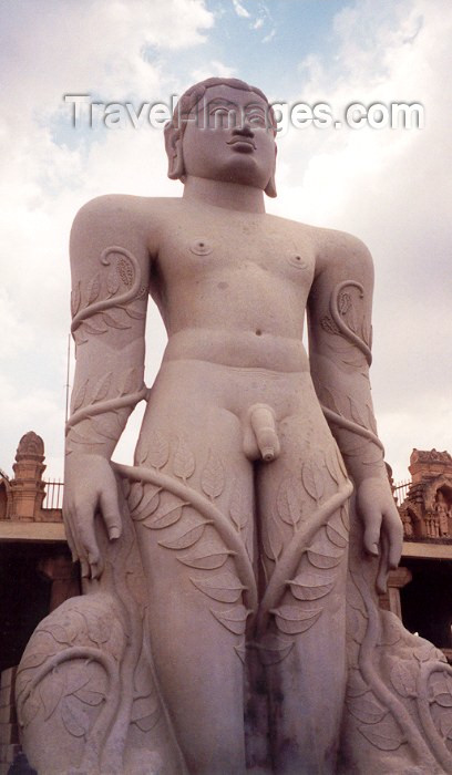 india55: India - Sravanabelagola / Shravana Belgola: 17m monolithic statue of Jina Vardhamana Mahavira at a Jaina temple (photo by Miguel Torres) - (c) Travel-Images.com - Stock Photography agency - Image Bank