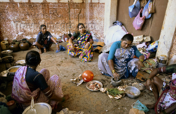 india61: India - Goa: pilgrim accommodation - people - Asia - Portuguese India - photo by W.Allgöwer - (c) Travel-Images.com - Stock Photography agency - Image Bank