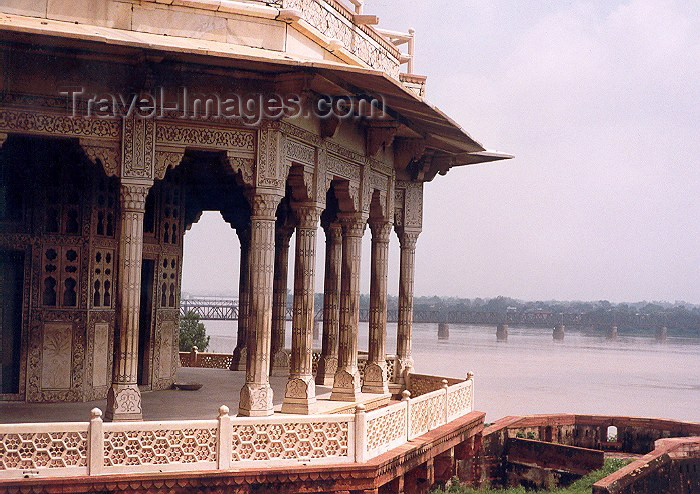 india7: India - Agra (Uttar Pradesh): veranda over the Yamuna / Jumna river (photo by Miguel Torres) - (c) Travel-Images.com - Stock Photography agency - Image Bank