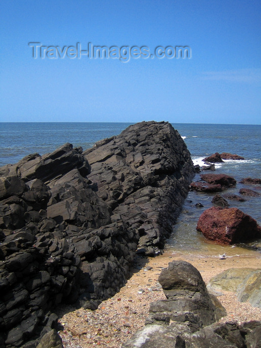 india73: Goa, India: basaltic rocks enter the sea - photo by R.Resende - (c) Travel-Images.com - Stock Photography agency - Image Bank