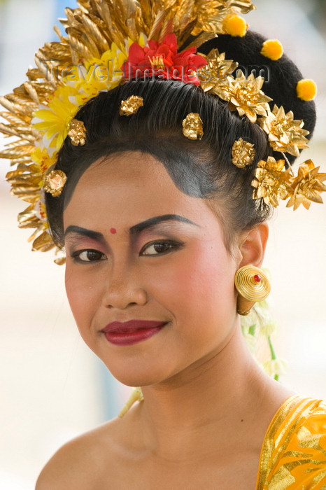 indonesia115: Padangbai, Bali, Indonesia: close-up portrait of young Balinese woman wearing traditional costumes - photo by D.Smith - (c) Travel-Images.com - Stock Photography agency - Image Bank