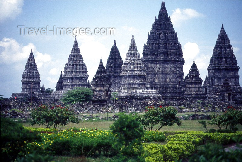 indonesia14: Java - Prambanan temples: thinking of Angkor Wat - Hindu temple - Unesco world heritage site - photo by M.Sturges - (c) Travel-Images.com - Stock Photography agency - Image Bank