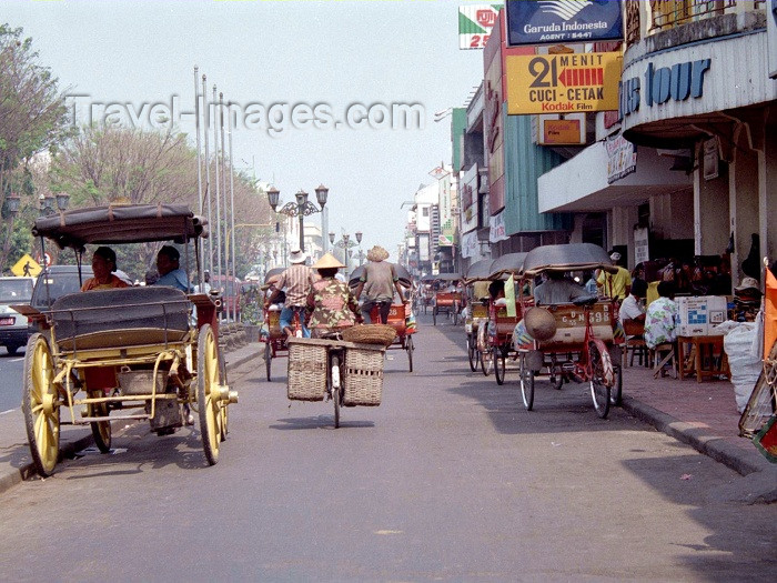 indonesia32: Indonesia - Java - Yogyakarta: on Jalan Malioboro - photo by M.Bergsma - (c) Travel-Images.com - Stock Photography agency - Image Bank