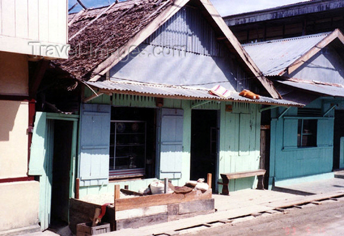 indonesia57: Indonesia - Dobo island (Aru islands, Molucas): main street - photo by G.Frysinger - (c) Travel-Images.com - Stock Photography agency - Image Bank