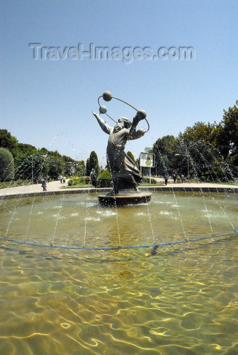 iran100: Iran - Tehran - Laleh Park - statue of Biruni, a medieval Persian astronomer - photo by M.Torres - (c) Travel-Images.com - Stock Photography agency - Image Bank