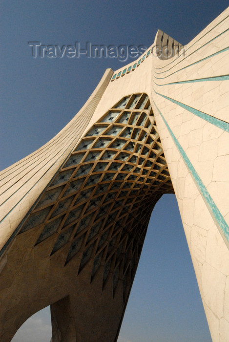 iran121: Iran - Tehran - Shahyaad or Freedom Monument - Azadi square - photo by M.Torres - (c) Travel-Images.com - Stock Photography agency - Image Bank