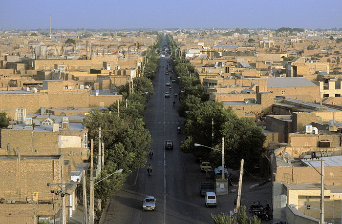 iran131: Iran - Yazd: view from a minaret - avenue leading to the Dasht-e Kavir desert - clay brick architecture - photo by W.Allgower - (c) Travel-Images.com - Stock Photography agency - Image Bank