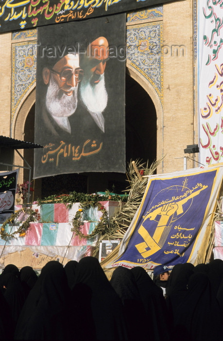 iran145: Iran - Isfahan: Ali Qapu palace - Day of Ashura - women under Grand Ayatollahs Khatami and Khomeini - photo by W.Allgower - (c) Travel-Images.com - Stock Photography agency - Image Bank