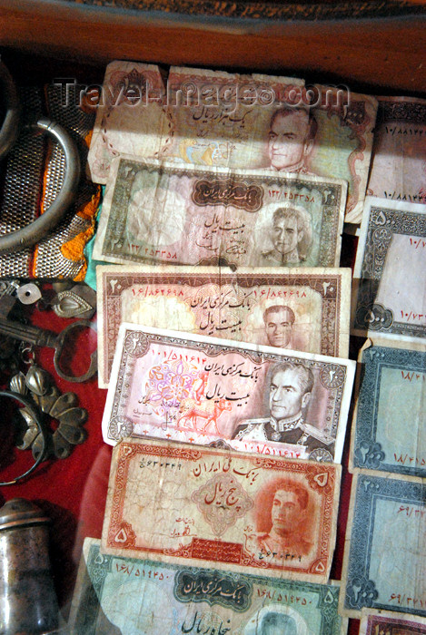 iran192: Iran - Shiraz: Mohammad Reza Pahlavi, Shah of Iran in old Iranian bank notes - shop in the Vakil bazaar - photo by M.Torres - (c) Travel-Images.com - Stock Photography agency - Image Bank