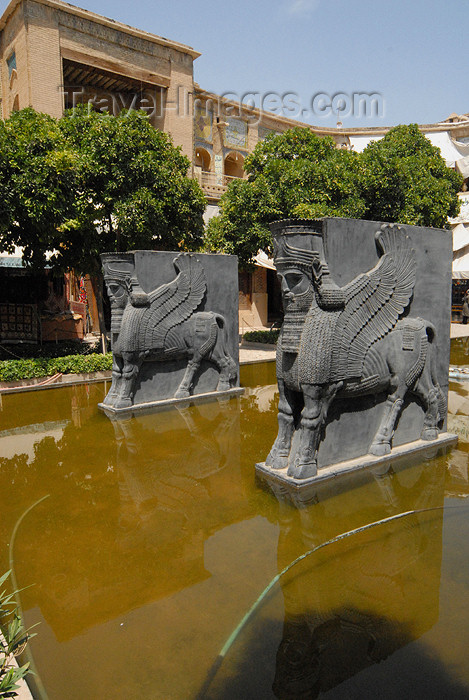 iran193: Iran - Shiraz: Lamassus - pond in the Vakil bazaar - photo by M.Torres - (c) Travel-Images.com - Stock Photography agency - Image Bank