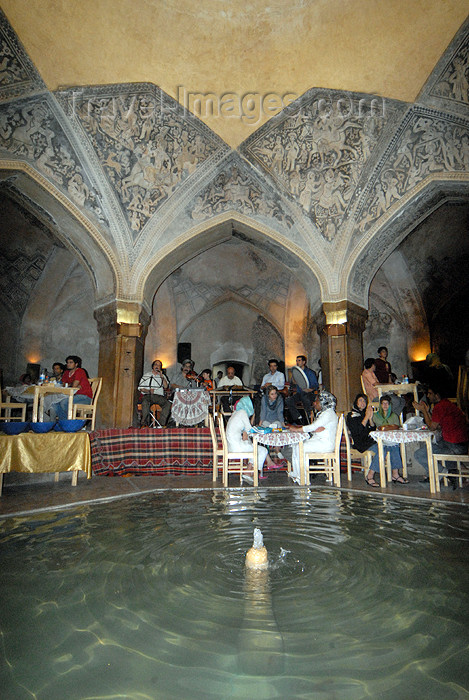 iran213: Iran - Shiraz: fountain at the Vakil baths, now a restaurant - photo by M.Torres - (c) Travel-Images.com - Stock Photography agency - Image Bank