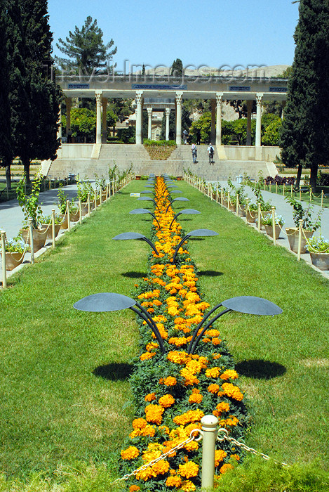 iran218: Iran - Shiraz: Mausoleum of the 13th century poet Hafez, full name Khwajeh Shams al-Din Muhammad Hafez-e Shirazi - garden - kheyaban-e-Kharabat avenue - photo by M.Torres - (c) Travel-Images.com - Stock Photography agency - Image Bank