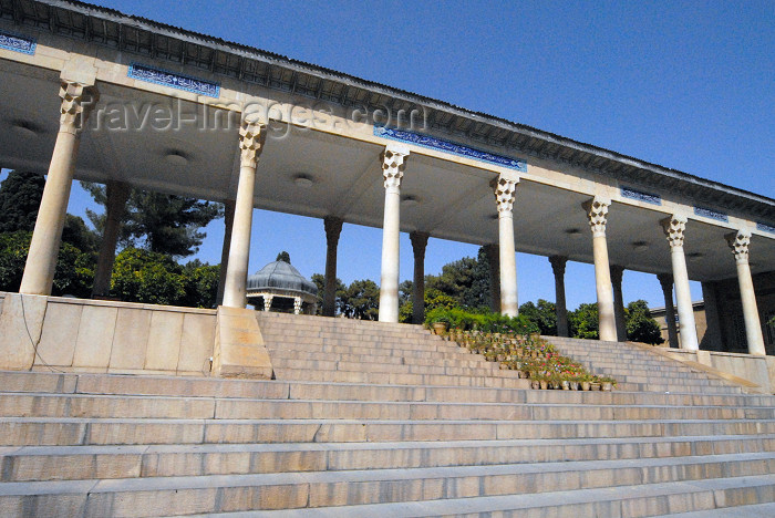 iran224: Iran - Shiraz: Mausoleum of Hafez - colonnade - photo by M.Torres - (c) Travel-Images.com - Stock Photography agency - Image Bank