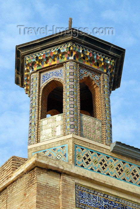 iran240: Iran - Shiraz: the Old Friday Mosque - Masjed-e-Ja'ame'e Atigh - miniature minaret atop one of iwans - photo by M.Torres - (c) Travel-Images.com - Stock Photography agency - Image Bank