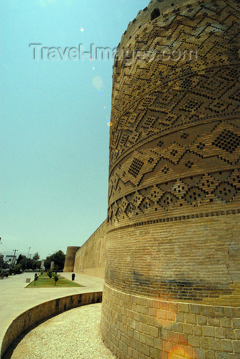 iran256: Iran - Shiraz: tower and ramparts - Karim Khan Zand citadel - photo by M.Torres - (c) Travel-Images.com - Stock Photography agency - Image Bank