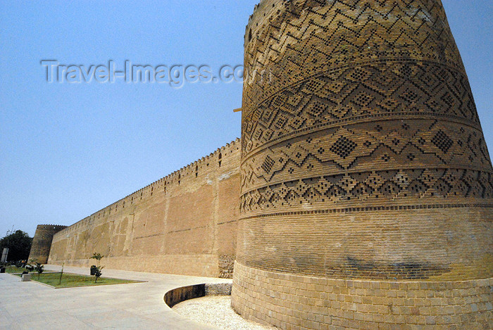 iran257: Iran - Shiraz: along the fort's ramparts - Karim Khan Zand citadel - Arg-i Karim khani - photo by M.Torres - (c) Travel-Images.com - Stock Photography agency - Image Bank