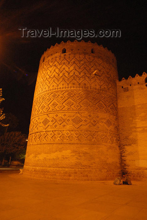 iran259: Iran - Shiraz: the castle at night - Karim Khan Zand citadel - photo by M.Torres - (c) Travel-Images.com - Stock Photography agency - Image Bank