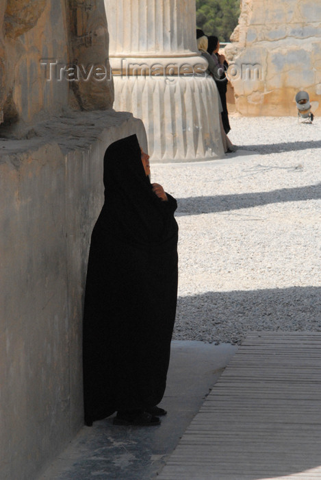 iran272: Iran - Persepolis:  Gate of all the nations - an Iranian woman contemplates the work of her Aryan ancestors - photo by M.Torres - (c) Travel-Images.com - Stock Photography agency - Image Bank