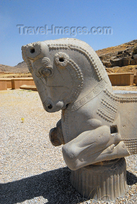 iran284: Iran - Persepolis: bull's head - photo by M.Torres - (c) Travel-Images.com - Stock Photography agency - Image Bank