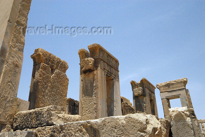 iran298: Iran - Persepolis: palace of king Darius I the Great - side view - photo by M.Torres - (c) Travel-Images.com - Stock Photography agency - Image Bank