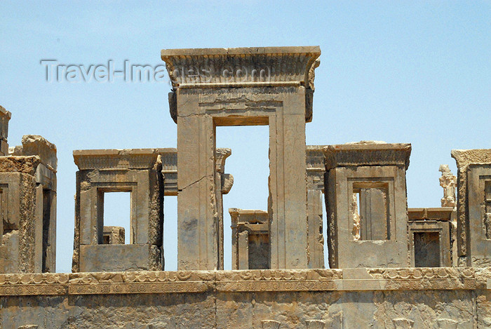 iran300: Iran - Persepolis: Darius' palace - southern façade - porticos - UNESCO world heritage - photo by M.Torres - (c) Travel-Images.com - Stock Photography agency - Image Bank