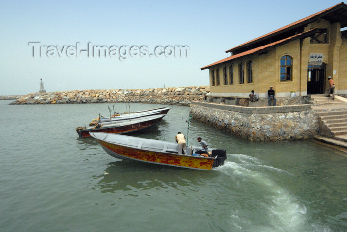 iran348: Iran - Hormuz island / Jazireh-ye Hormoz: speedboats to Bandar Abbas and their terminal - photo by M.Torres - (c) Travel-Images.com - Stock Photography agency - Image Bank