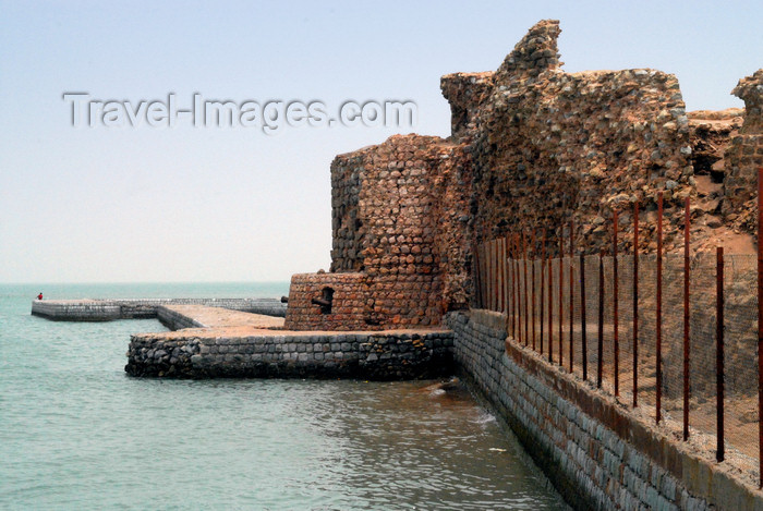 iran351: Iran - Hormuz island / Ilha de Ormuz: Portuguese castle of Nossa Senhora da Victoria - photo by M.Torres - (c) Travel-Images.com - Stock Photography agency - Image Bank