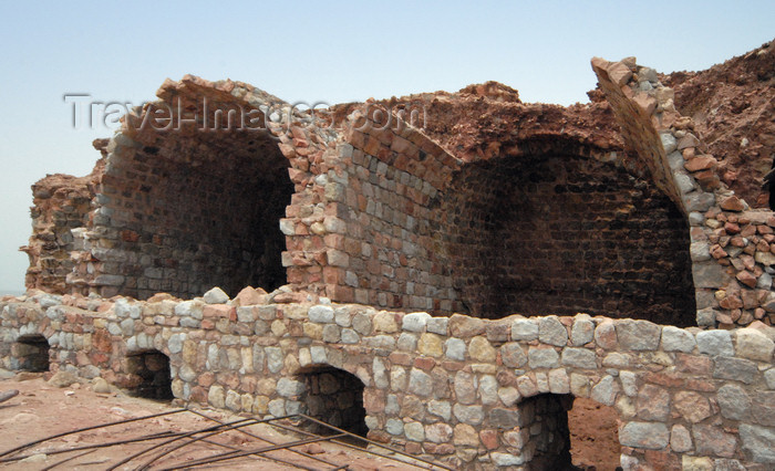 iran356: Iran - Hormuz island: depot - Portuguese castle - photo by M.Torres - (c) Travel-Images.com - Stock Photography agency - Image Bank