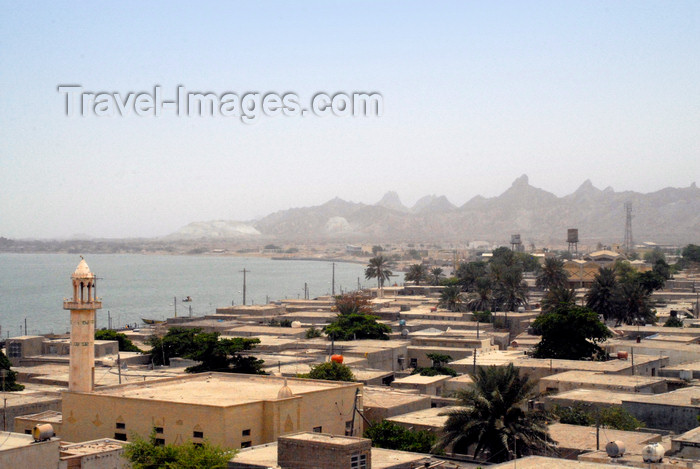 iran364: Iran - Hormuz island: view over the town - photo by M.Torres - (c) Travel-Images.com - Stock Photography agency - Image Bank