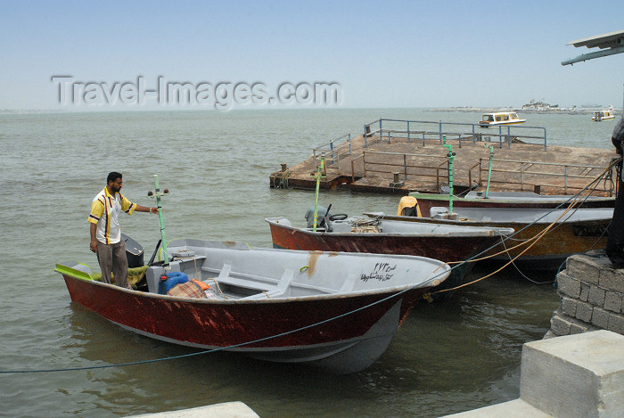 iran373: Iran -  Bandar Abbas: the speedboat to Hormuz island - photo by M.Torres - (c) Travel-Images.com - Stock Photography agency - Image Bank