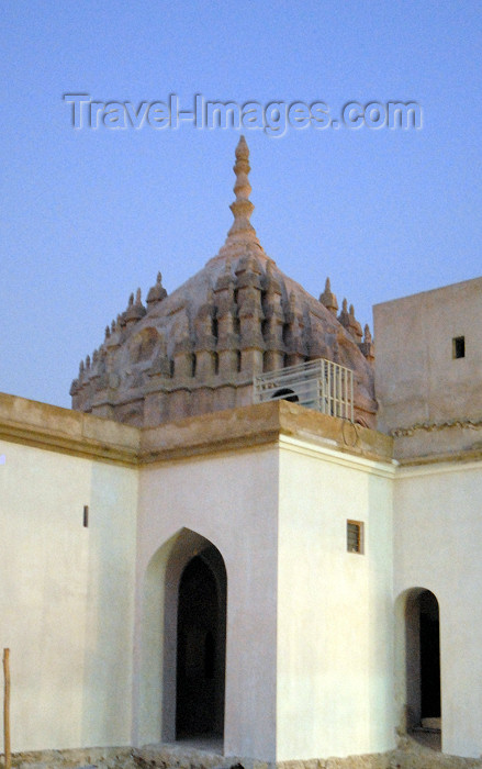 iran379: Iran -  Bandar Abbas: Hindu temple - photo by M.Torres - (c) Travel-Images.com - Stock Photography agency - Image Bank