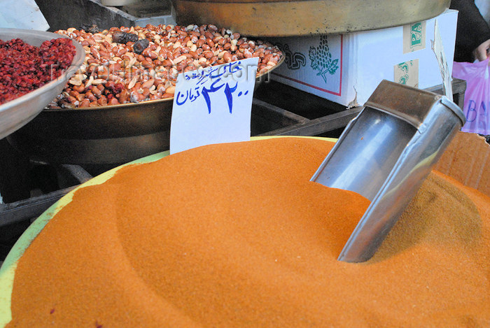 iran38: Iran - Tehran - spices in the bazaar - photo by M.Torres - (c) Travel-Images.com - Stock Photography agency - Image Bank