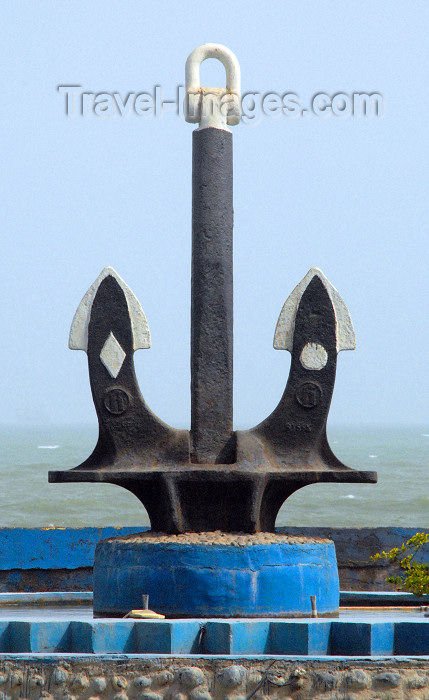 iran387: Iran -  Bandar Abbas: anchor on the waterfront - photo by M.Torres - (c) Travel-Images.com - Stock Photography agency - Image Bank