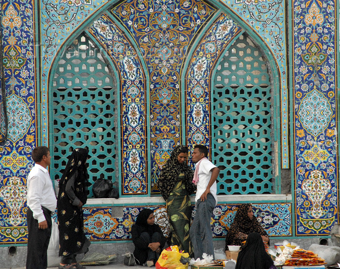 iran395: Iran - Bandar Abbas: improvised market at main Sunni mosque - photo by M.Torres - (c) Travel-Images.com - Stock Photography agency - Image Bank